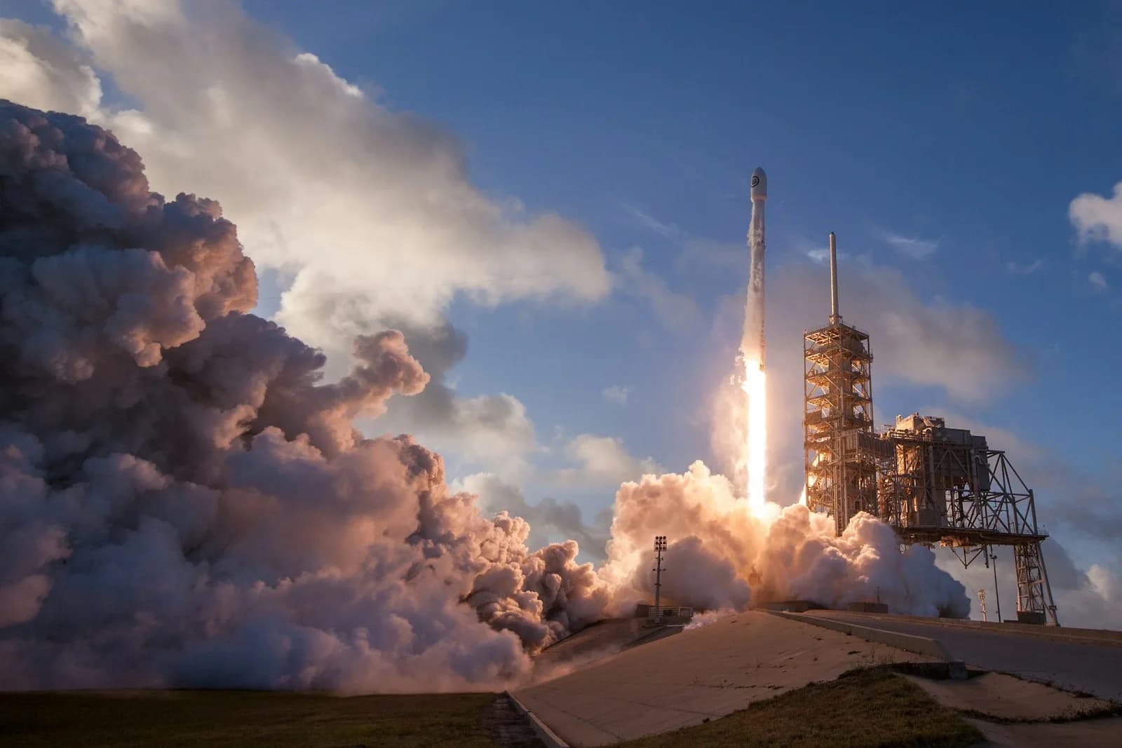 Grok 4.8 y el livestream de SpaceXAI: qué le dice eso a una PyME de Posadas